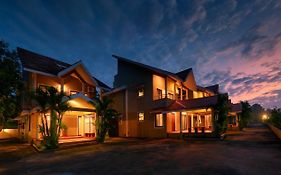 Treehouse Blue, Hotel & Villas